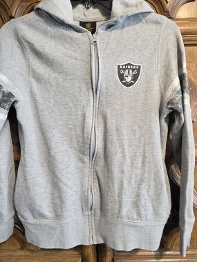 Raiders by Lee Light Gray Junior Zip-Up Hoodie with Medium 7/9